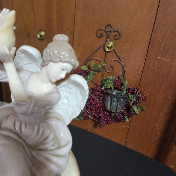 O'WELL EUC 12" PORCELAIN ANGEL SEASHELL 2002 COLLECTORS EDITION - Picture 2 of 8